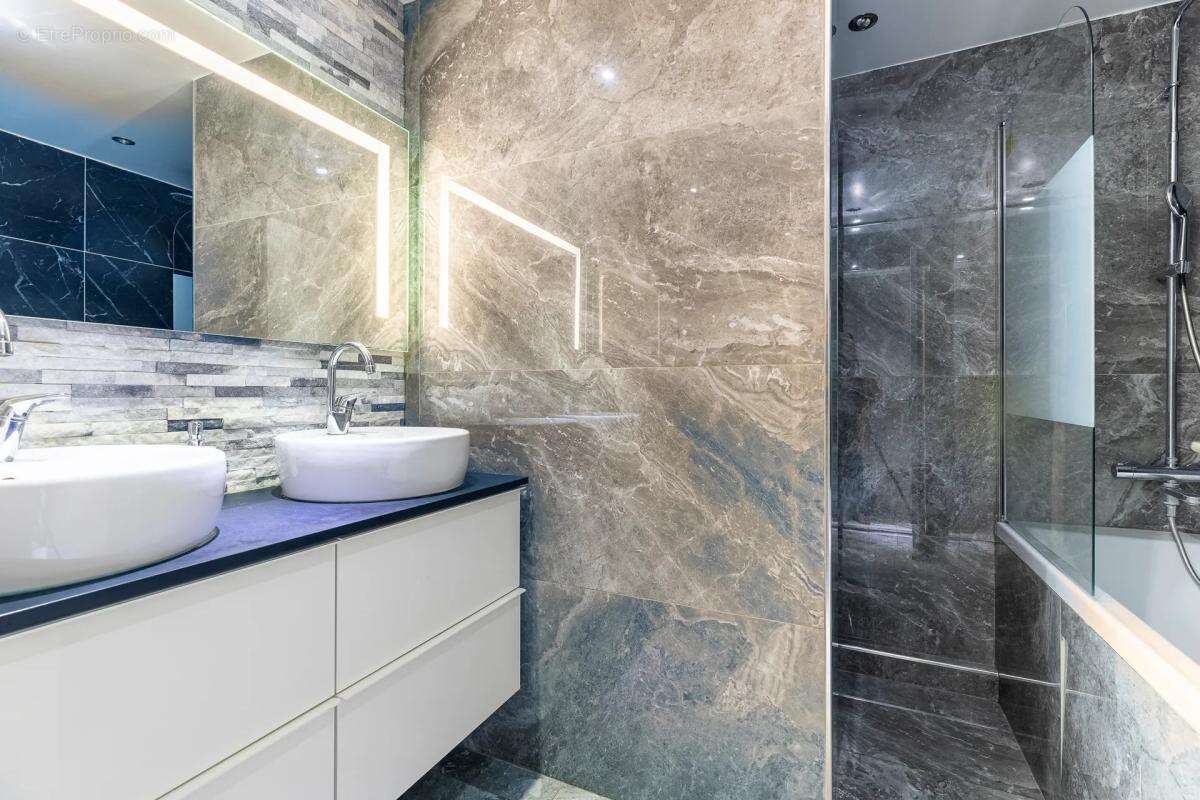 Appartement à PARIS-19E