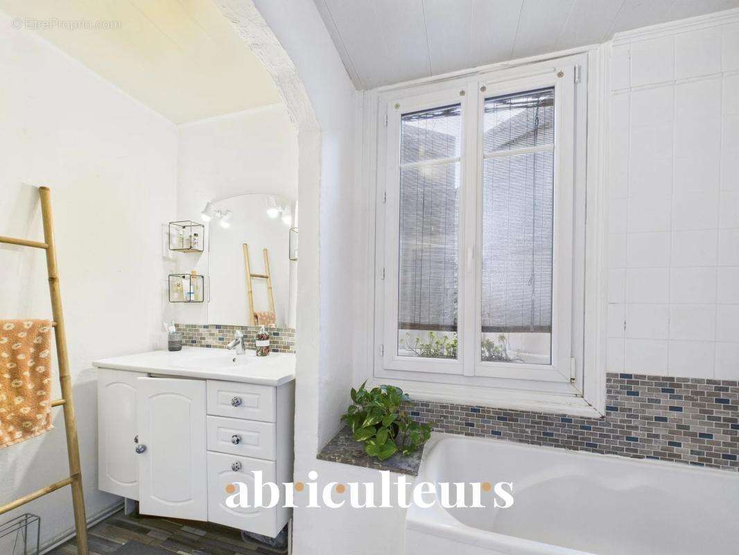 Maison avec jardin plein sud sans vis-à-vis en vente à Cognac (16100) - photo 13