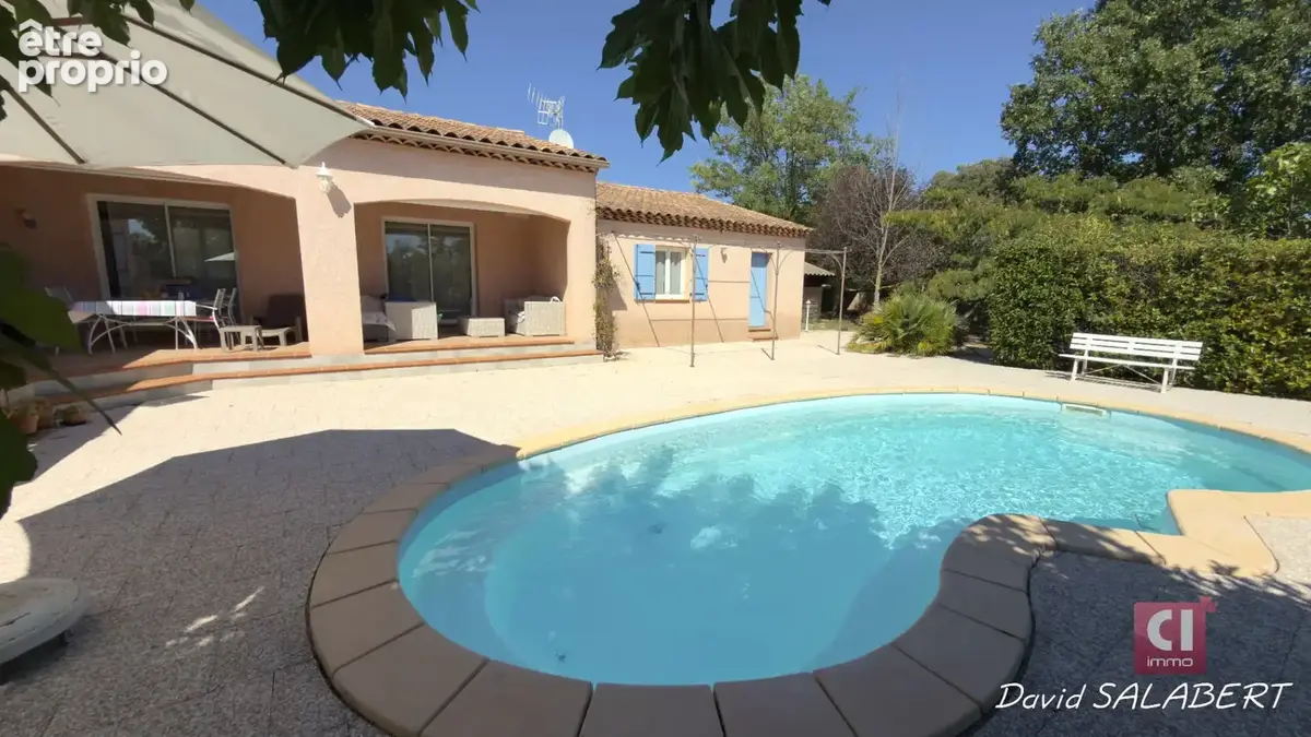 Garéoult -Villa à vendre de plain-pied avec piscine, studio et double garage - photo 4