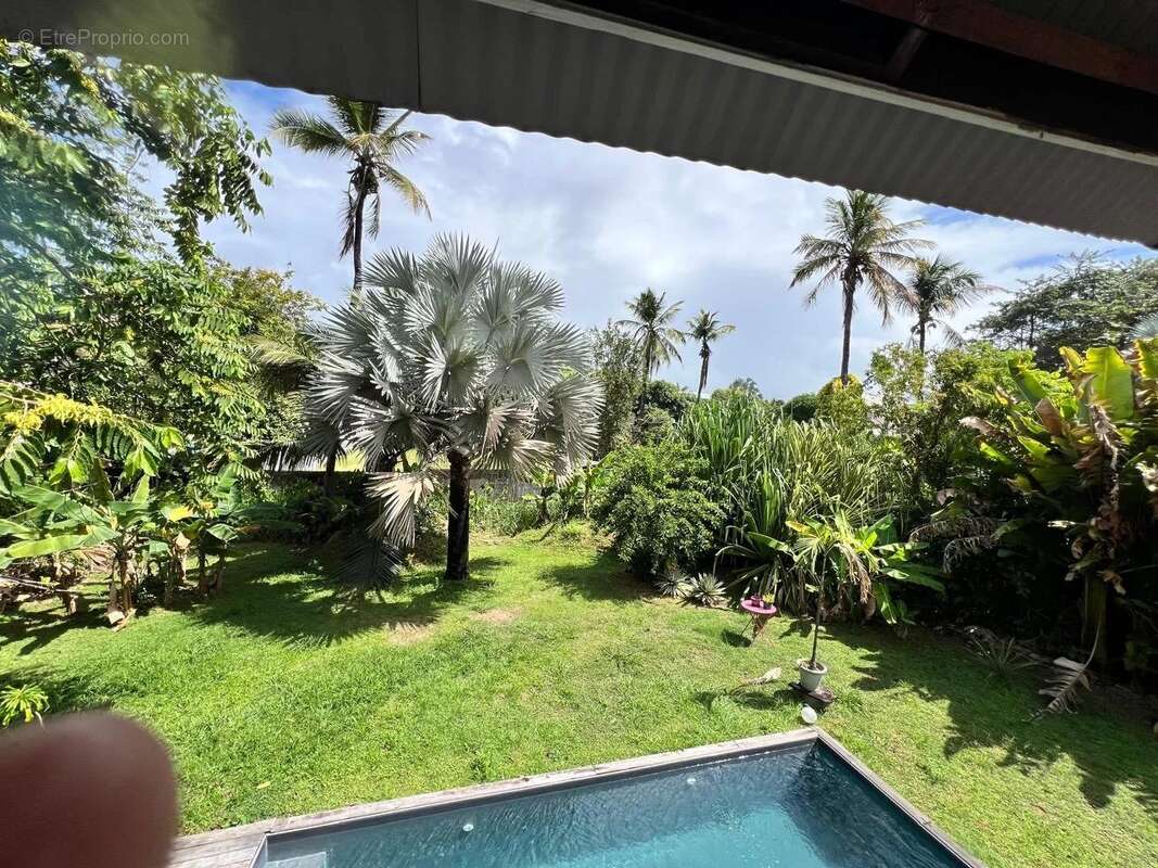 Appartement à REMIRE-MONTJOLY