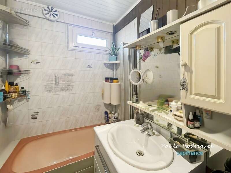 Appartement à LES CLAYES-SOUS-BOIS
