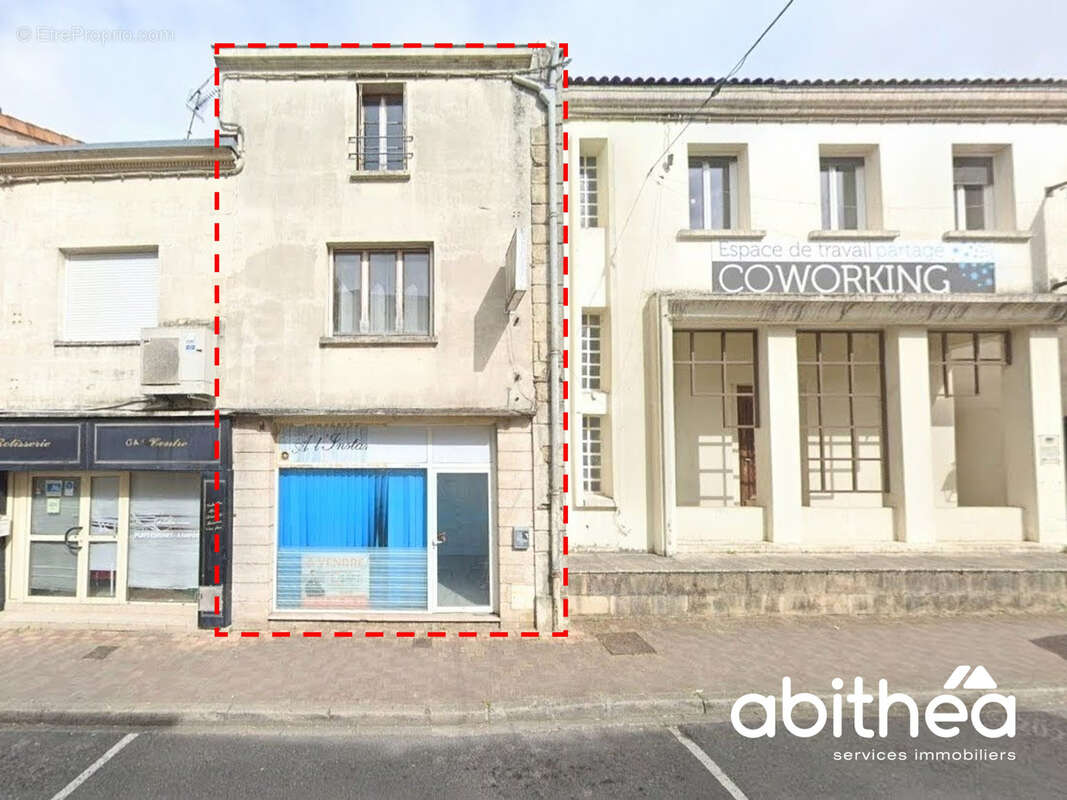 Maison à COUTRAS
