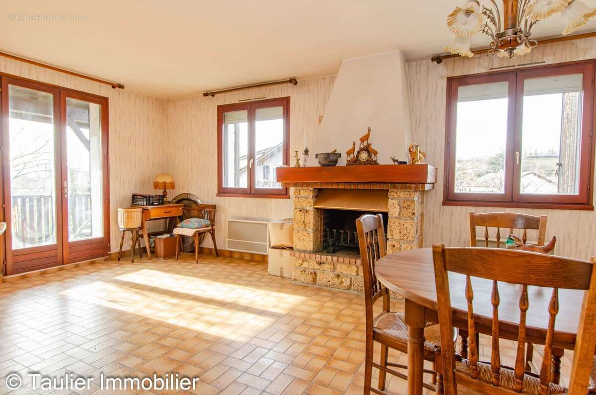 Maison à SAINT-VERAND