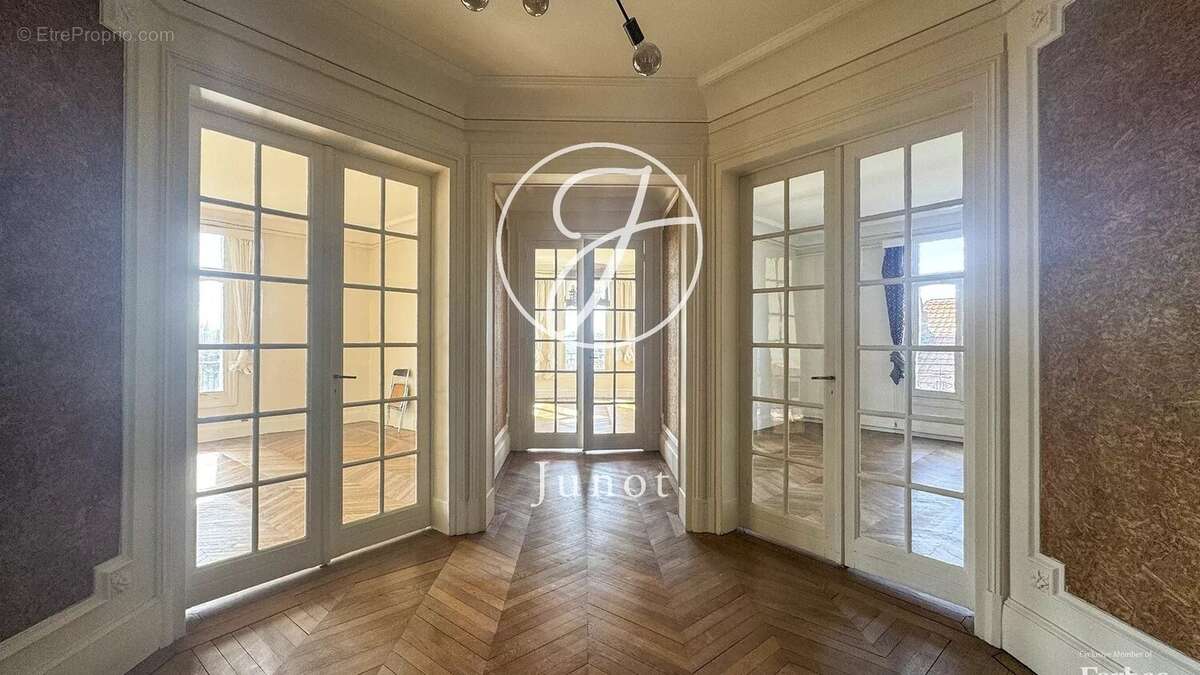Appartement à LA MADELEINE