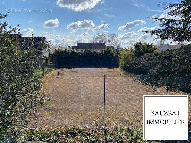 Terrain à VERRIERES-LE-BUISSON
