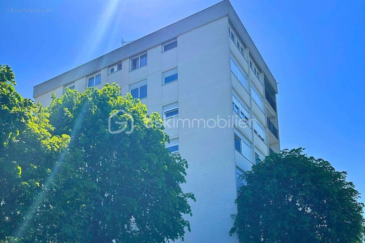 Appartement à CLICHY-SOUS-BOIS
