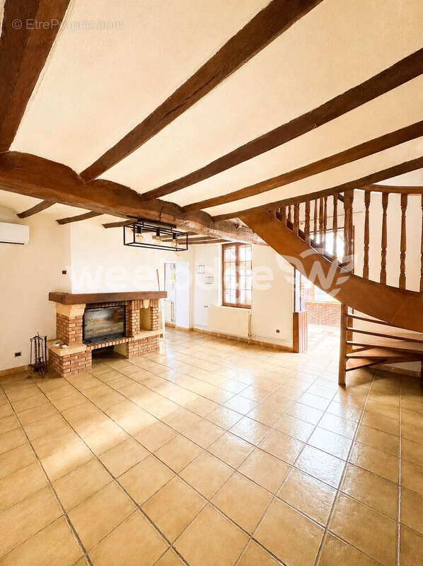 Maison à BOUSSIERES-SUR-SAMBRE
