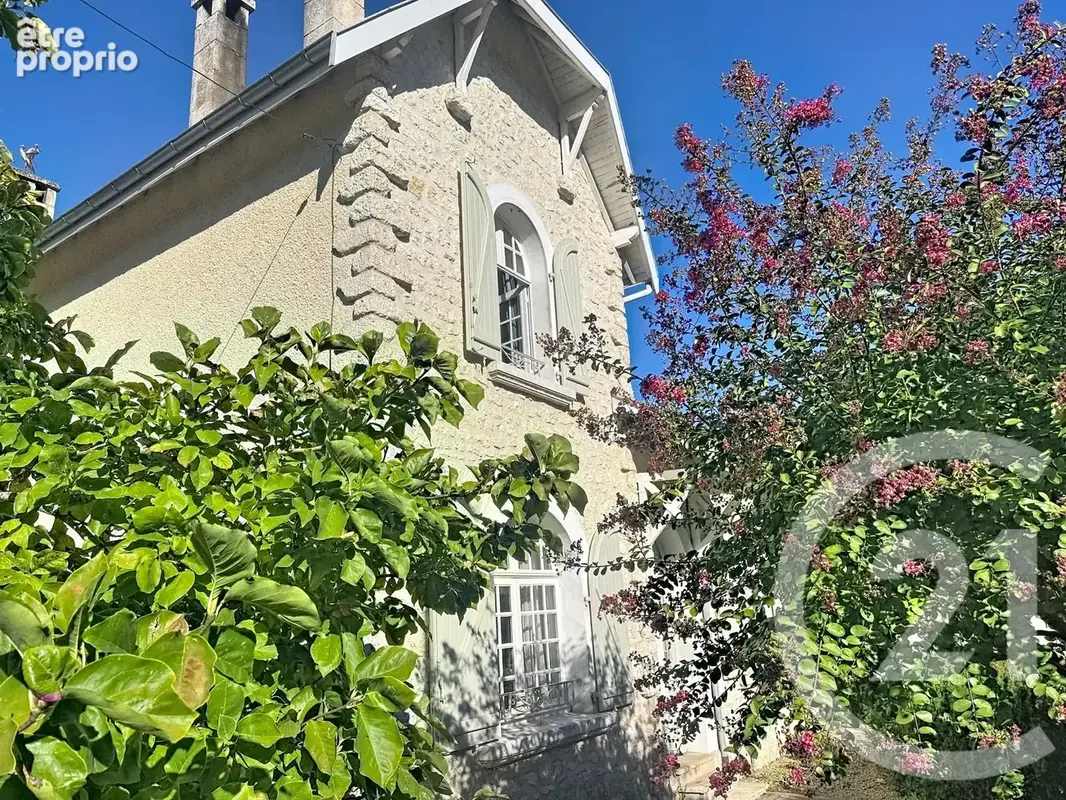Maison à GOND-PONTOUVRE