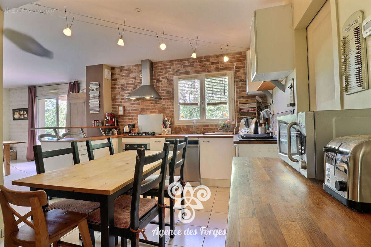 Maison à LA BOISSIERE-DU-DORE