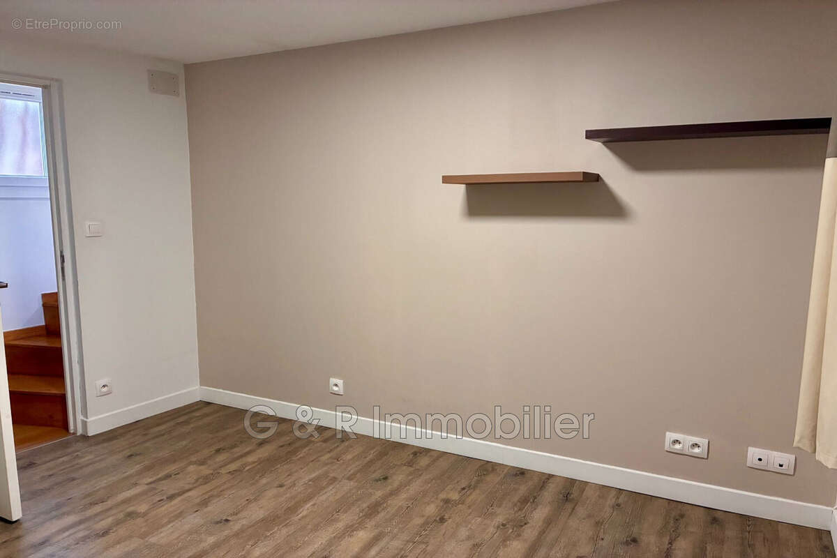 Appartement à LA BOUILLADISSE