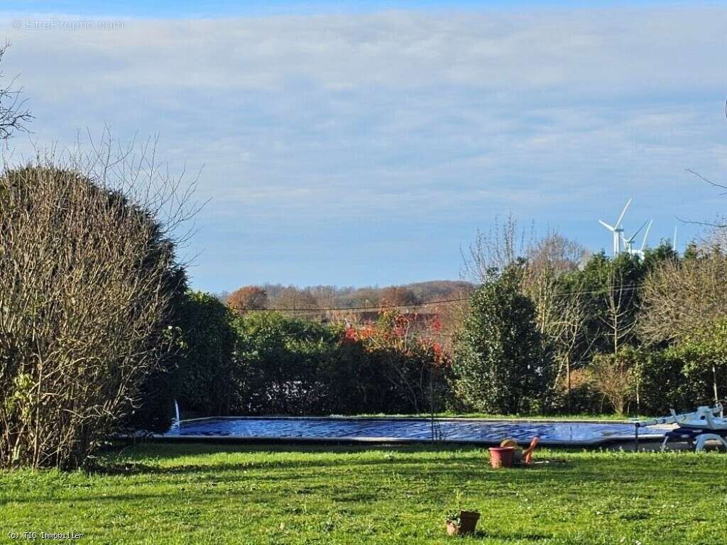 Maison à CHAMPAGNE-MOUTON