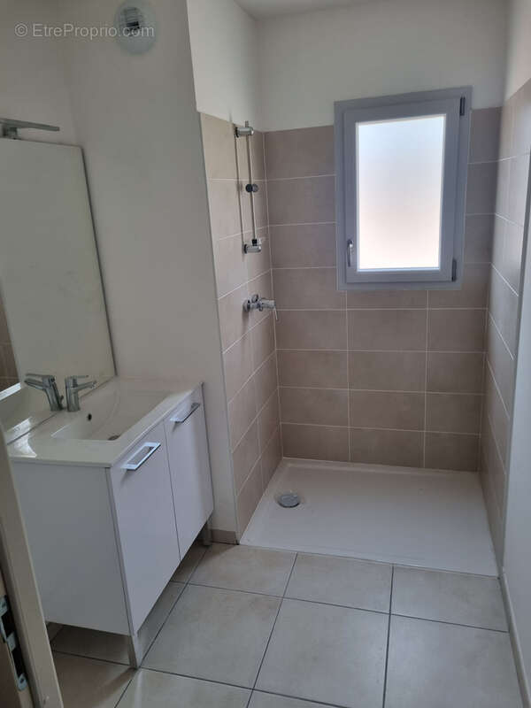 Appartement T4 de 86 m2 avec terrasse 17 m2 et garage , à Marsillargues - photo 7
