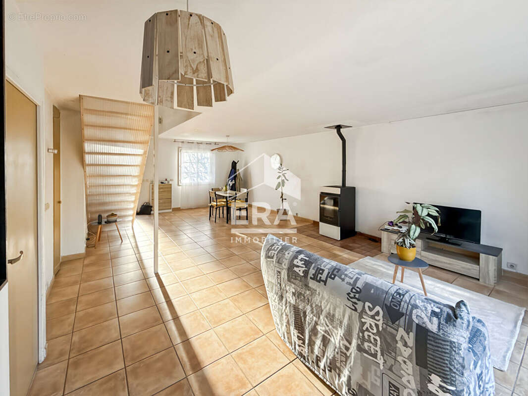 Maison à SAVIGNY-LE-TEMPLE
