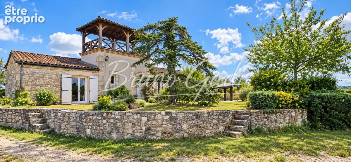 Ensemble immobilier en pierre composé de deux maison totalisant environ 262m2. sur parcelle de 13405M2 - photo 4