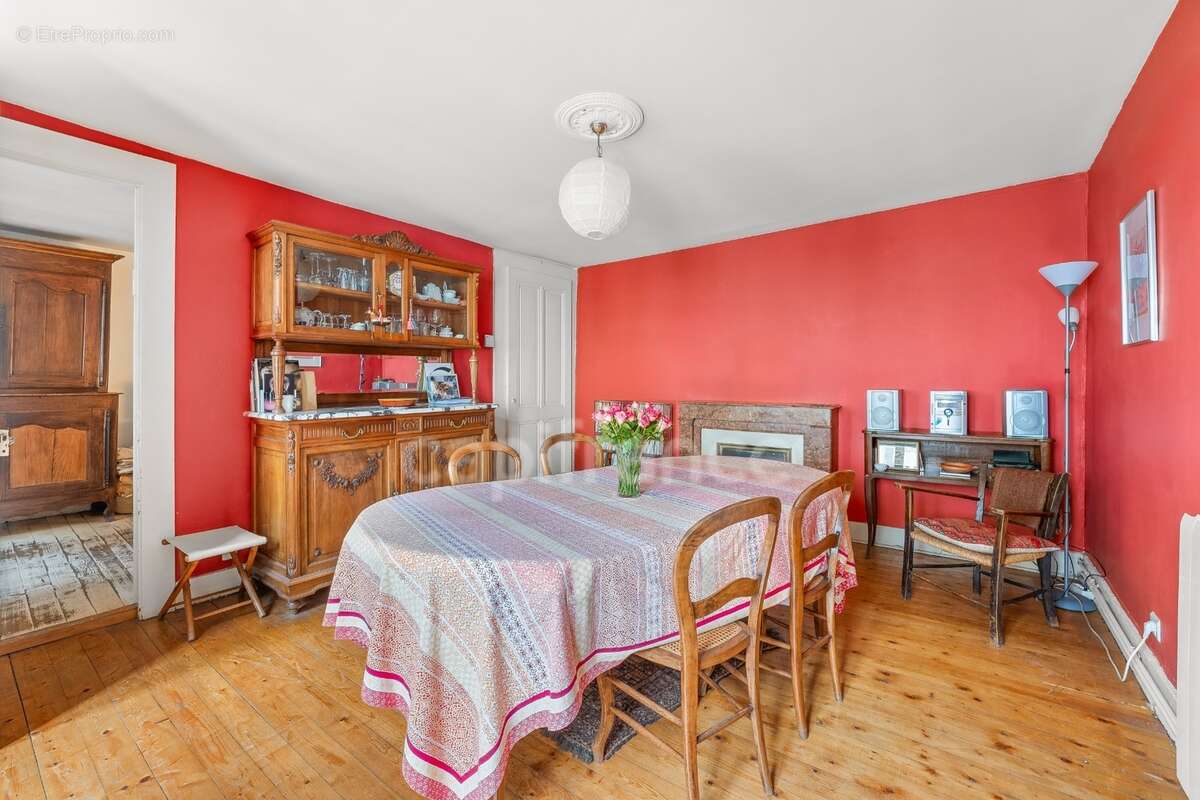 Maison à vendre 10 pièces GEX (01) - photo 17