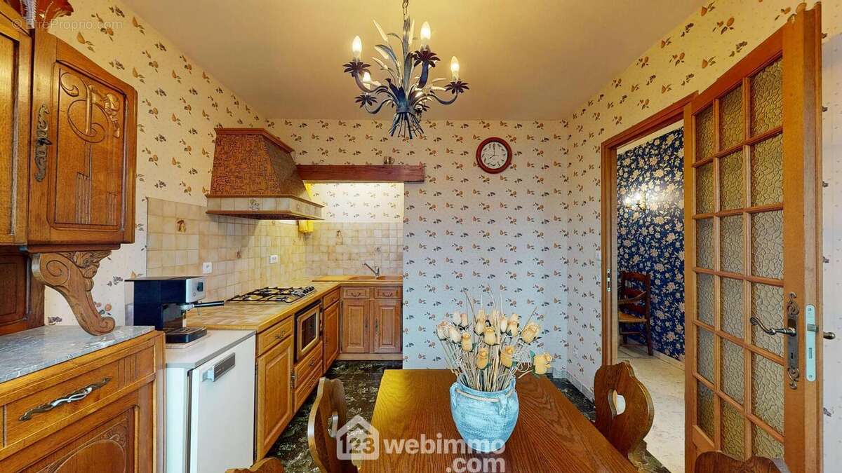 Maison à LACROIX-SAINT-OUEN