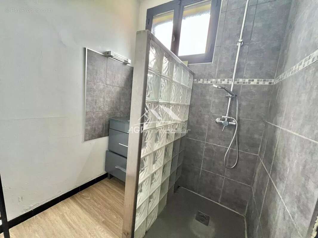 Appartement à LES MAGES