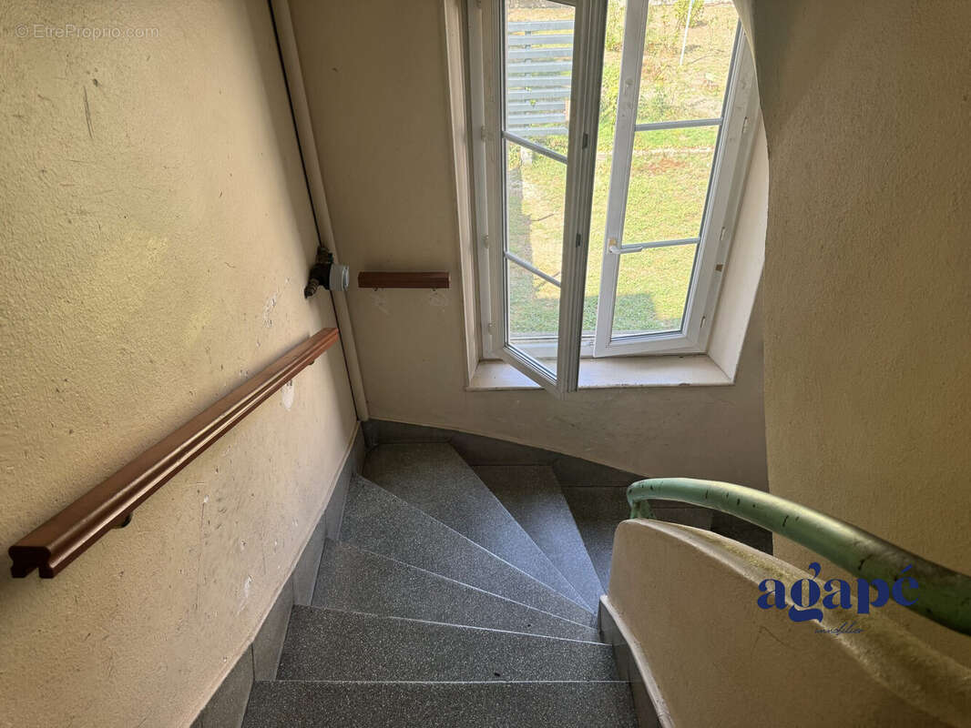 Appartement 304 m² à Nevers  - photo 6