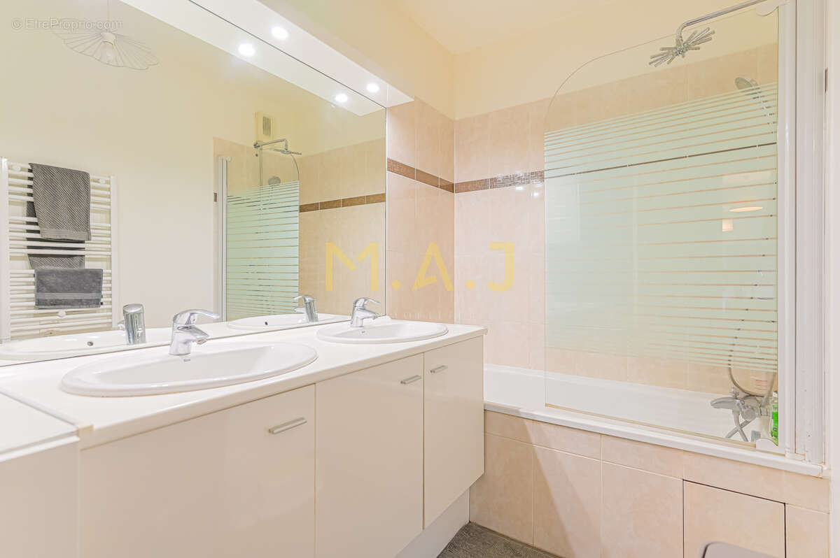 Appartement à LE PERREUX-SUR-MARNE