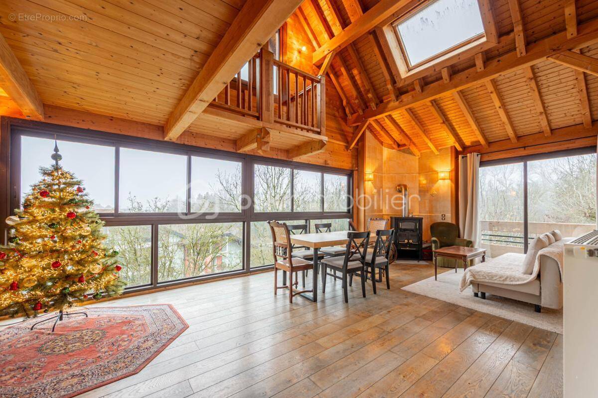 Appartement à LA ROCHE-SUR-FORON