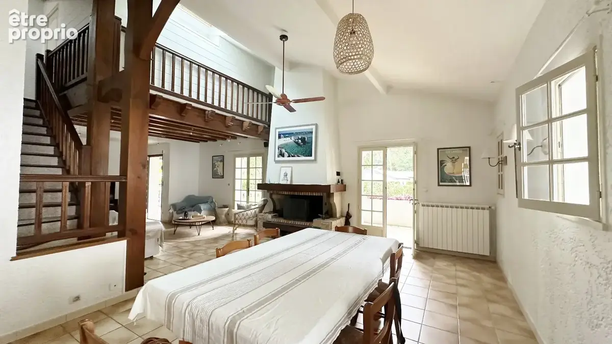 Maison landaise 220 m² avec piscine sur 3000 m²  7 pièces  calme absolu  sans vis-à-vis  fort potentiel - photo 7