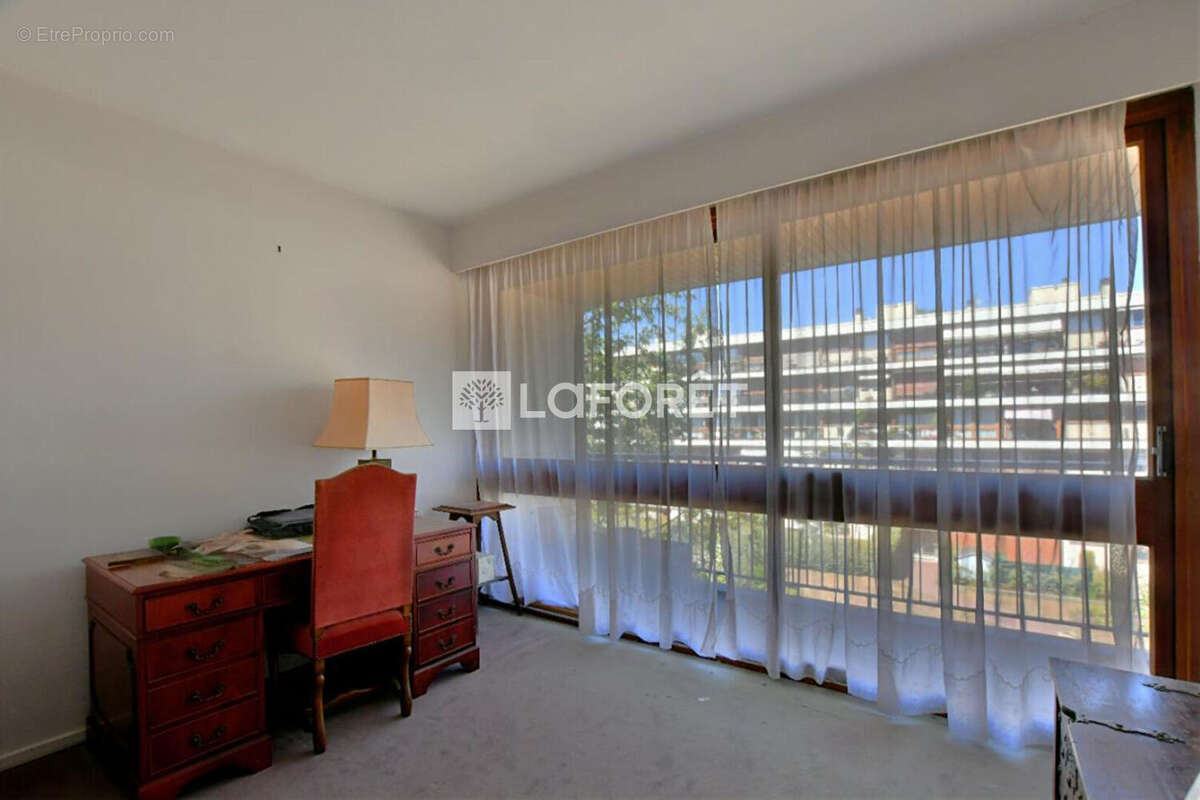 Appartement à LA CELLE-SAINT-CLOUD