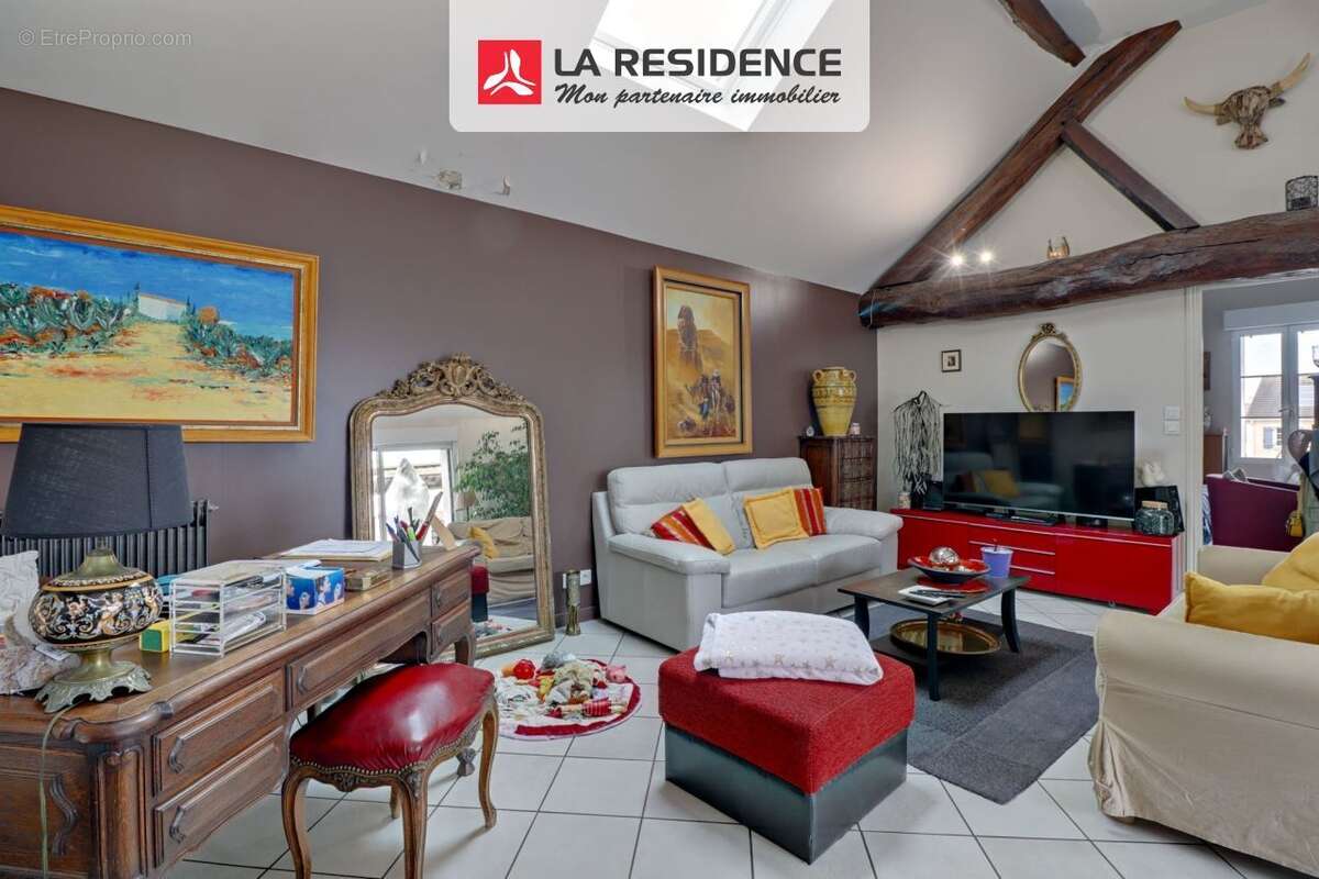 Maison à JOUY-LE-MOUTIER