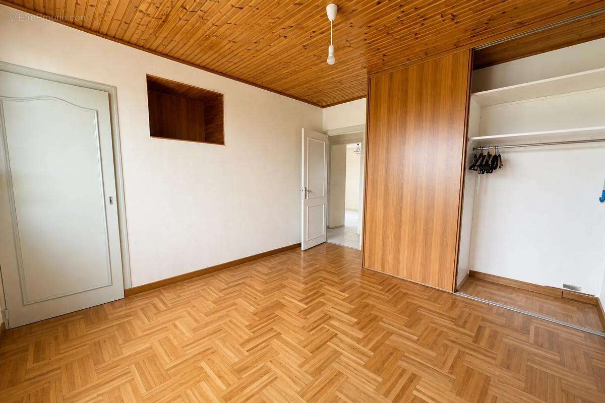 Appartement de 5 pièces de 93 m² à Les Herbiers - photo 3