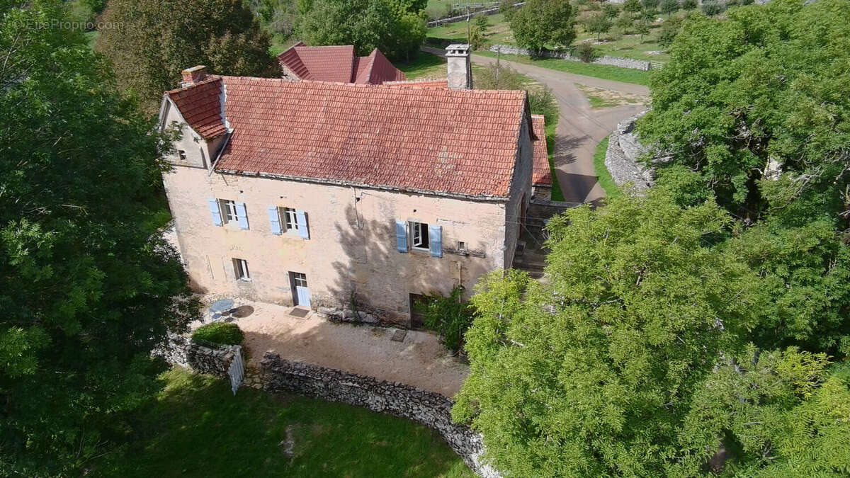 Charmante quercynoise authentique dans un hameau paisible - photo 2