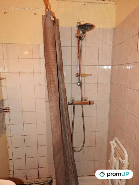 Maison à VERNET-LA-VARENNE