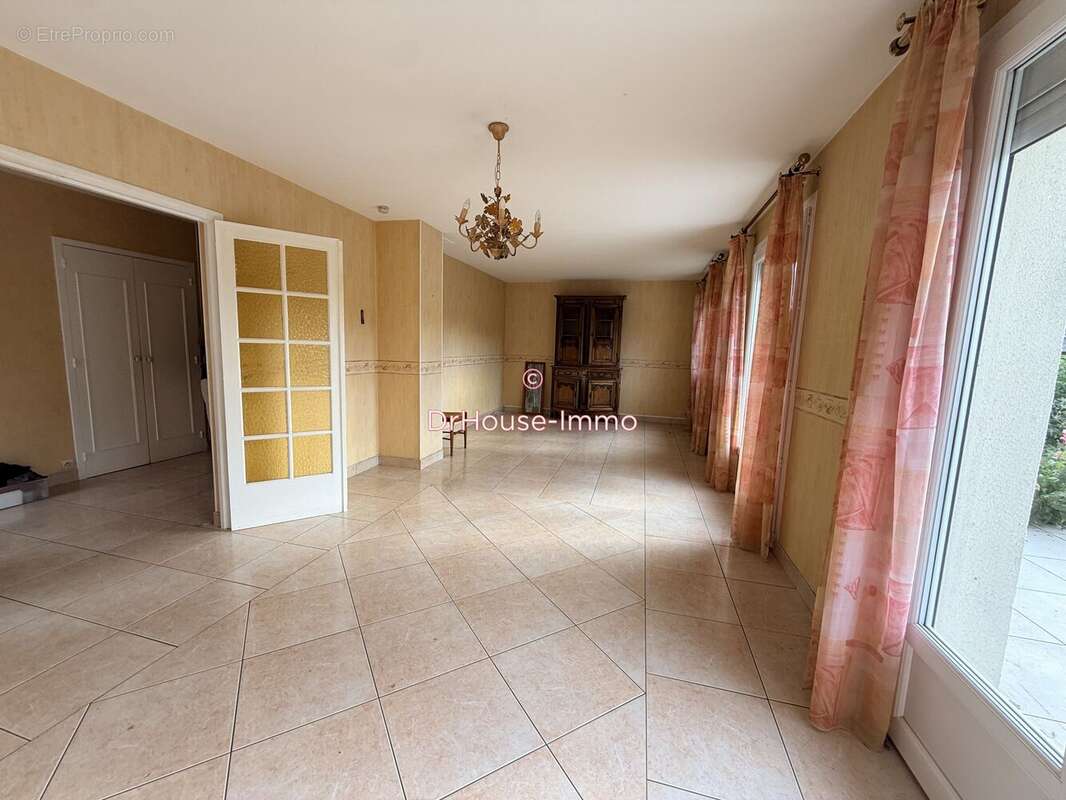 Maison 107 m² à Colomby-Sur-Thaon  - photo 8