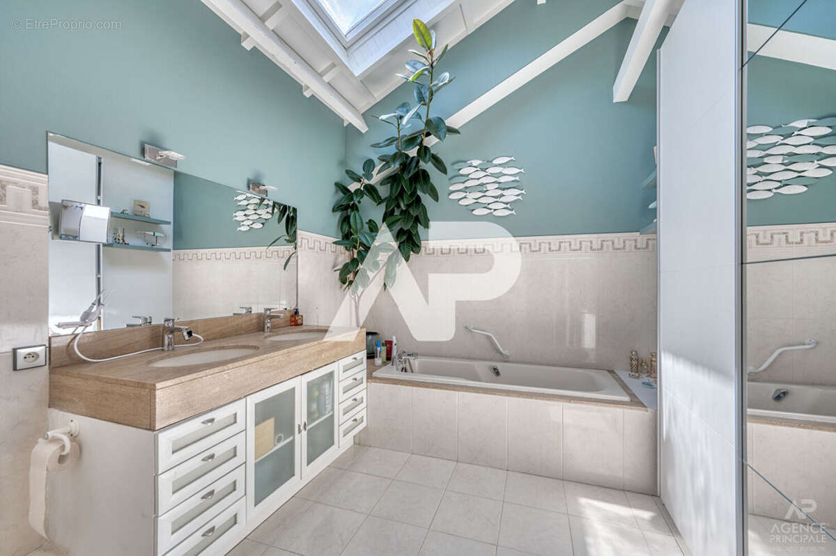 Maison à RUEIL-MALMAISON