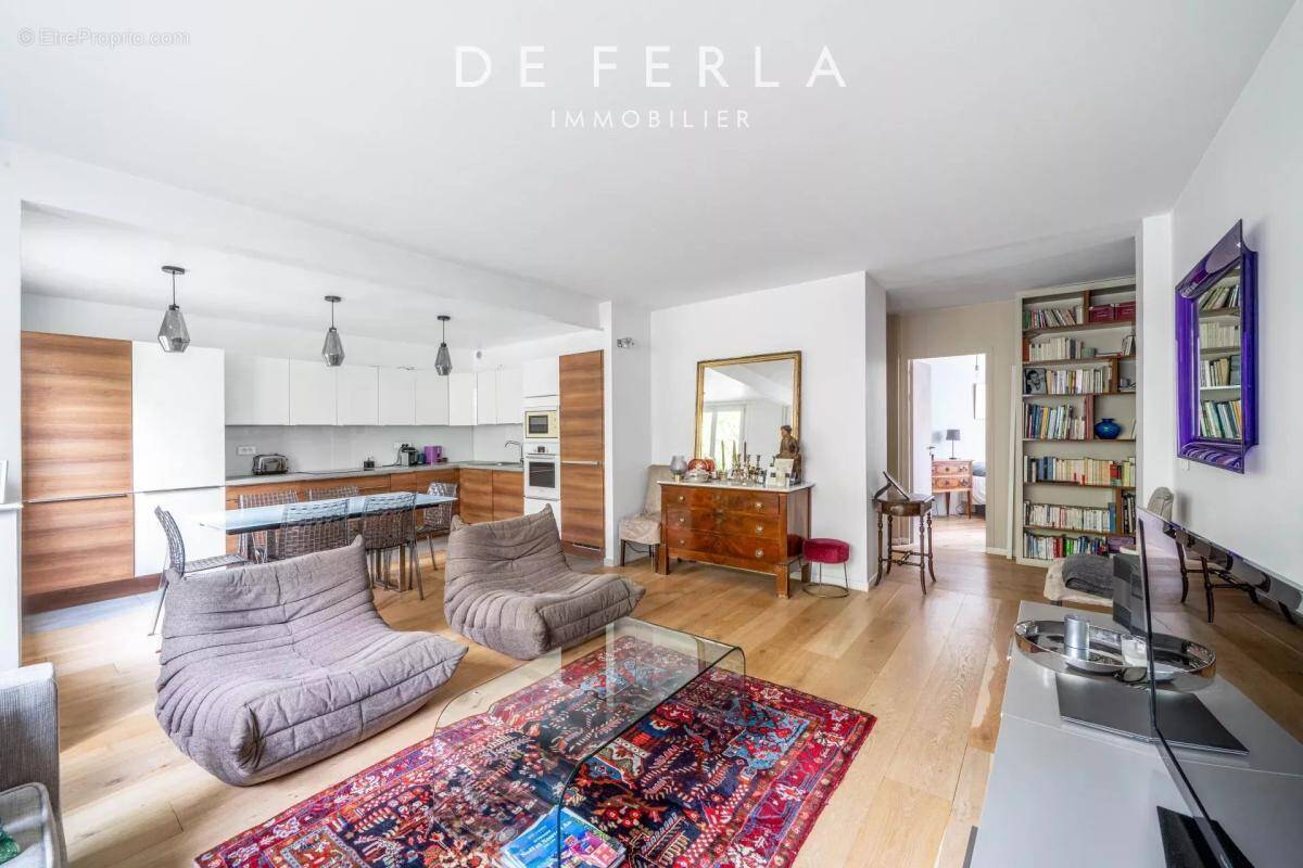 Appartement à PARIS-14E