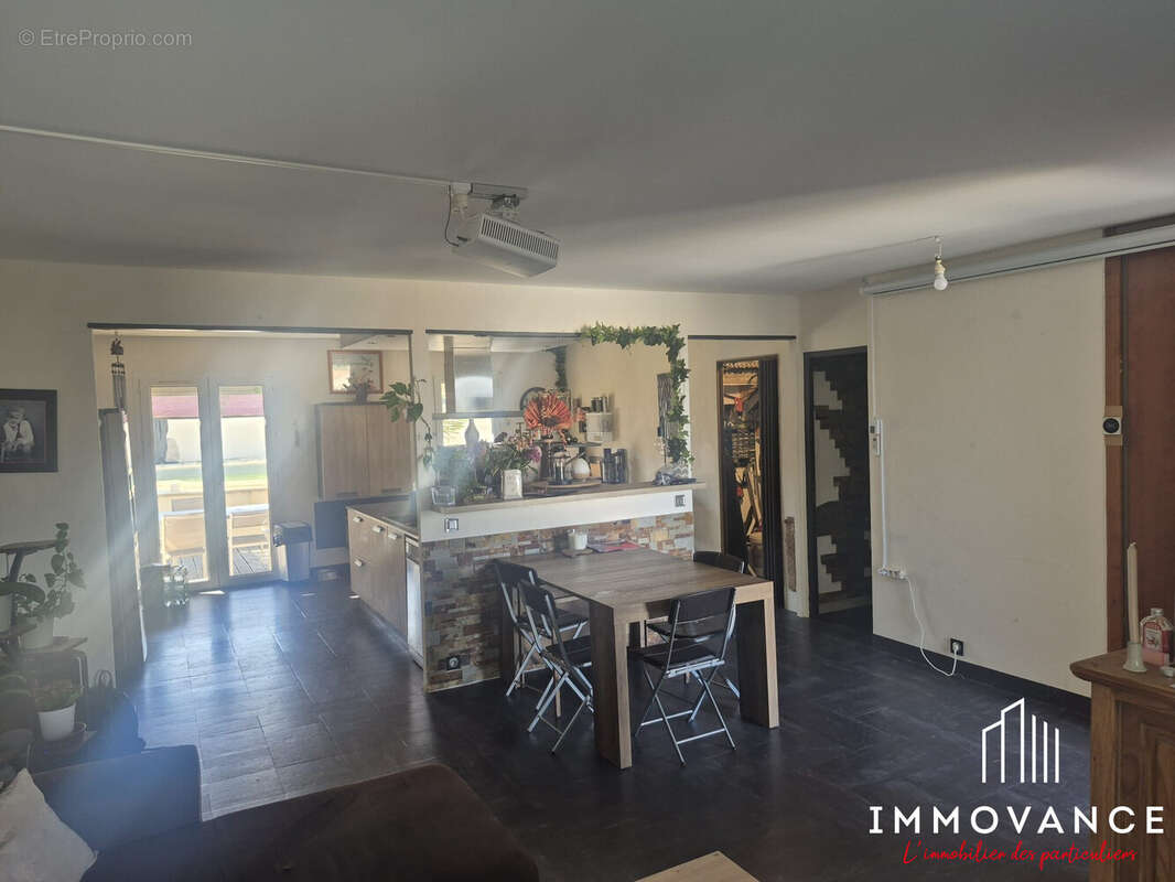 Maison 136 m² à Cournonsec  - photo 5