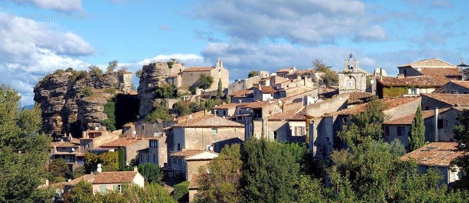 Photo Terrain à Saignon au prix de 73 500€