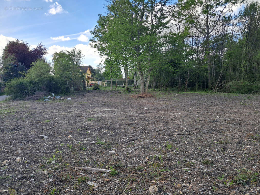 Terrain à GARANCIERES