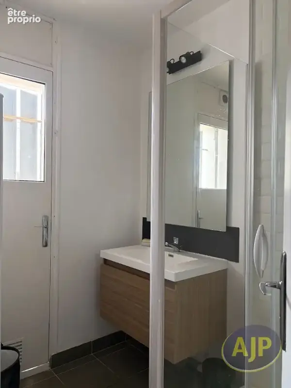 Appartement T4 avec balcon -  Proche centre-ville de Cholet - photo 5