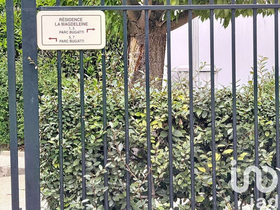 Photo 5 - Parking à LES MUREAUX