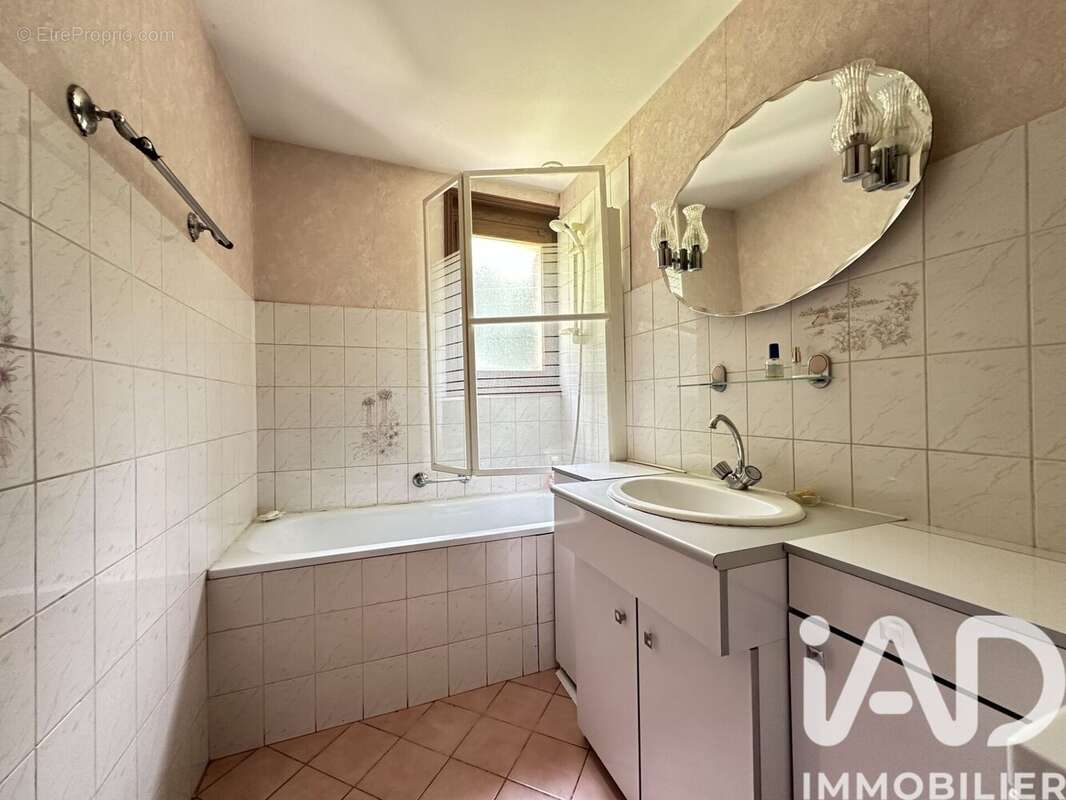 Maison 86 m² à Montigny-En-Gohelle  - photo 9