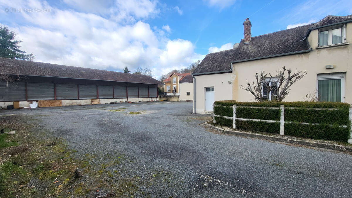 Commerce à DONNEMARIE-DONTILLY