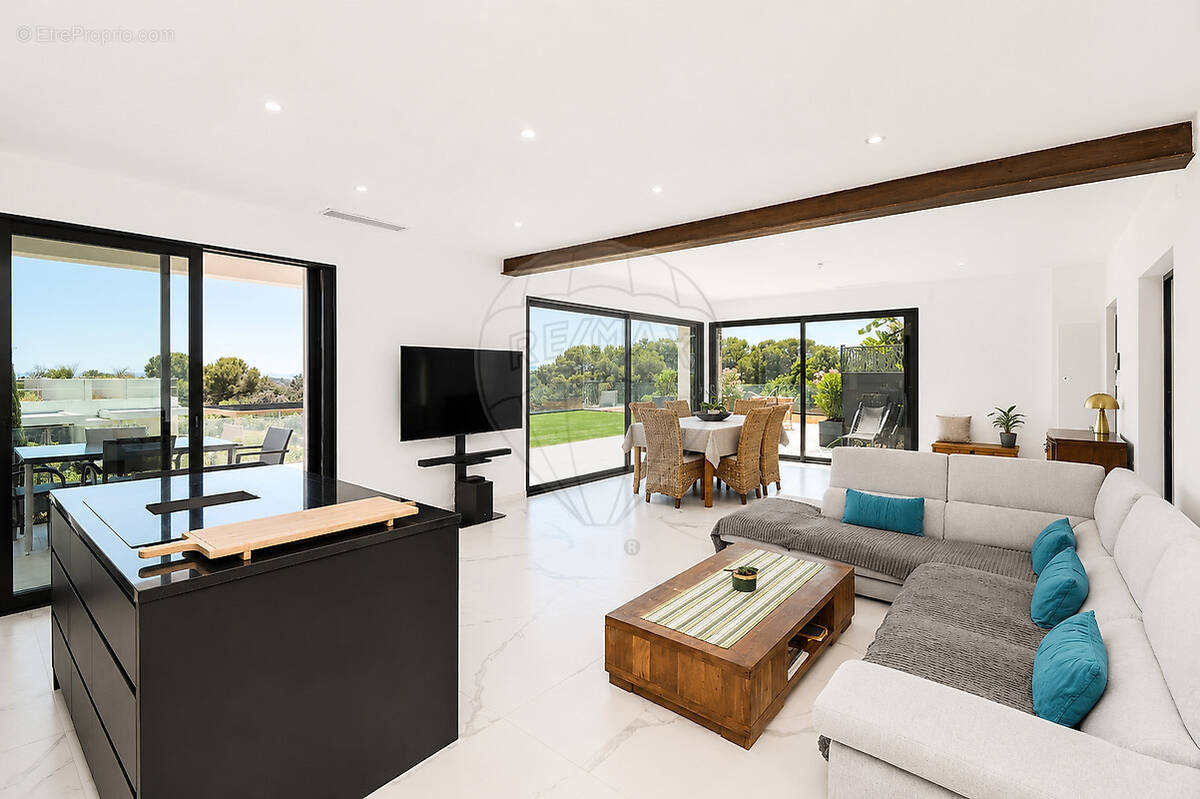 Appartement à VILLENEUVE-LOUBET
