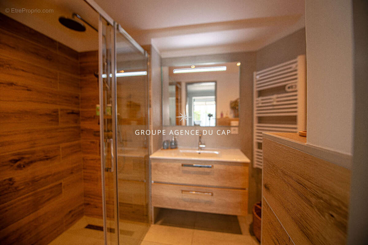 Maison à LES ISSAMBRES