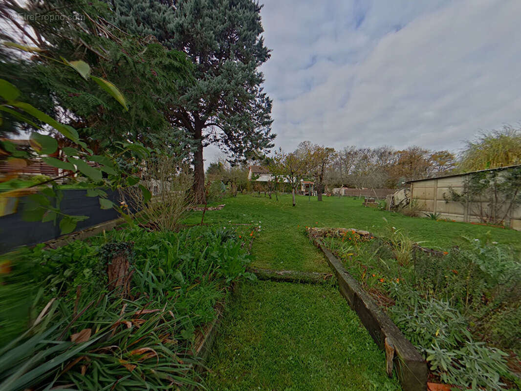 Maison à LE VIGEANT