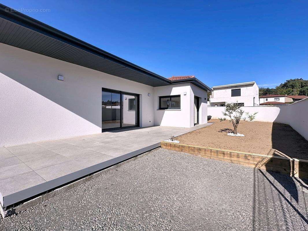 Maison à LE PEAGE-DE-ROUSSILLON