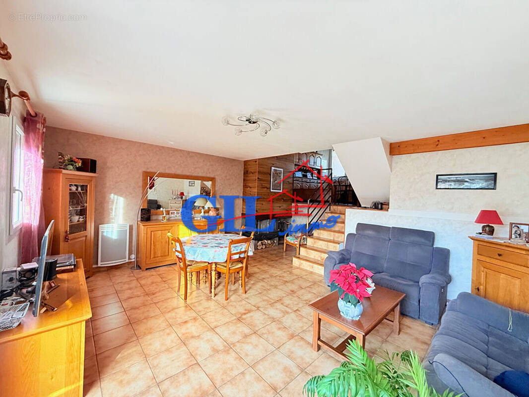 Maison à SAVIGNY-LE-TEMPLE