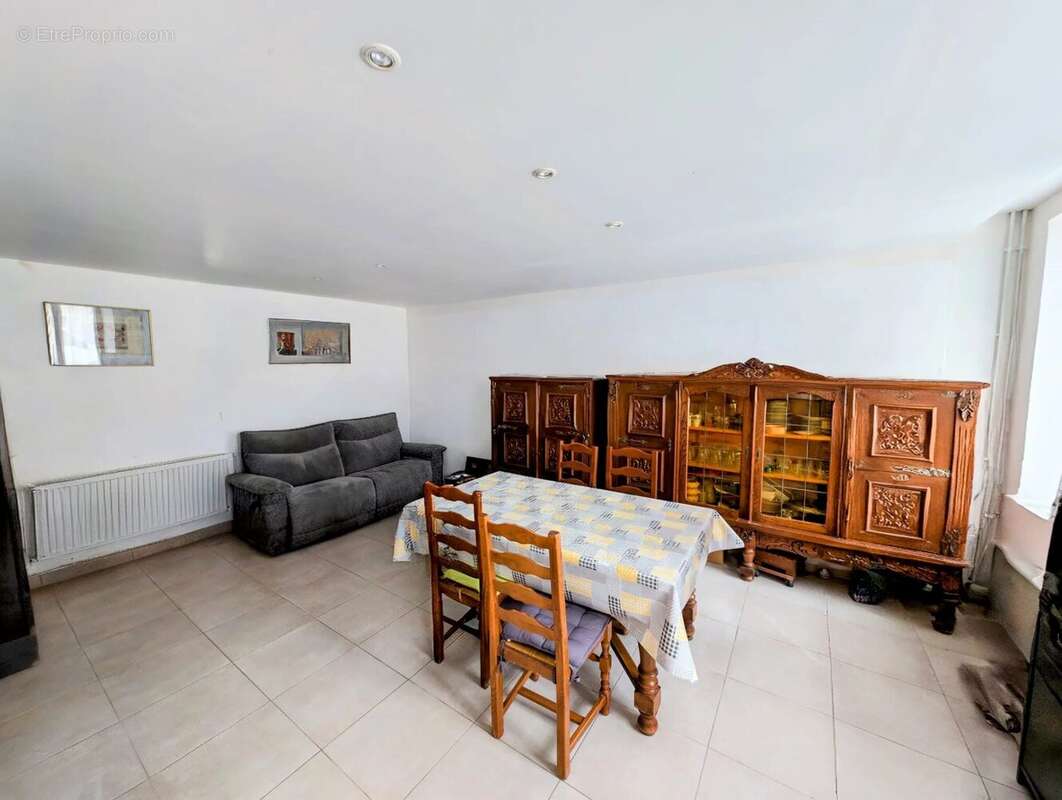 Maison à NEUILLY-SAINT-FRONT