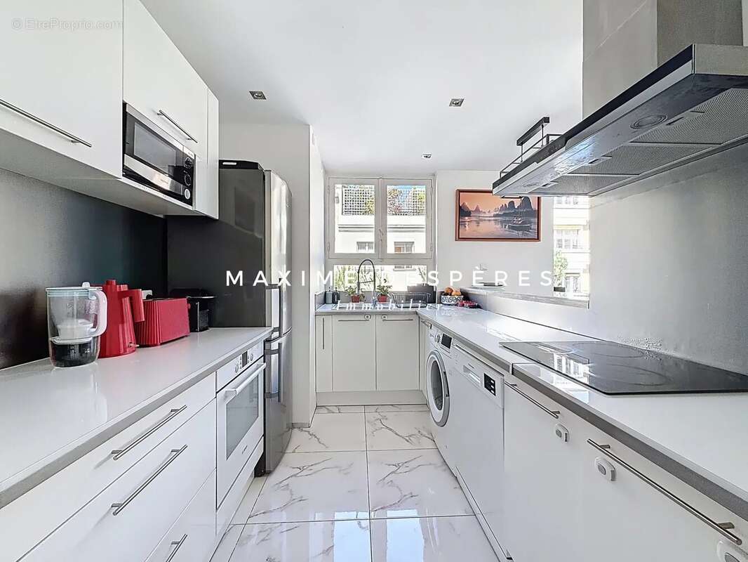 Appartement à NEUILLY-SUR-SEINE