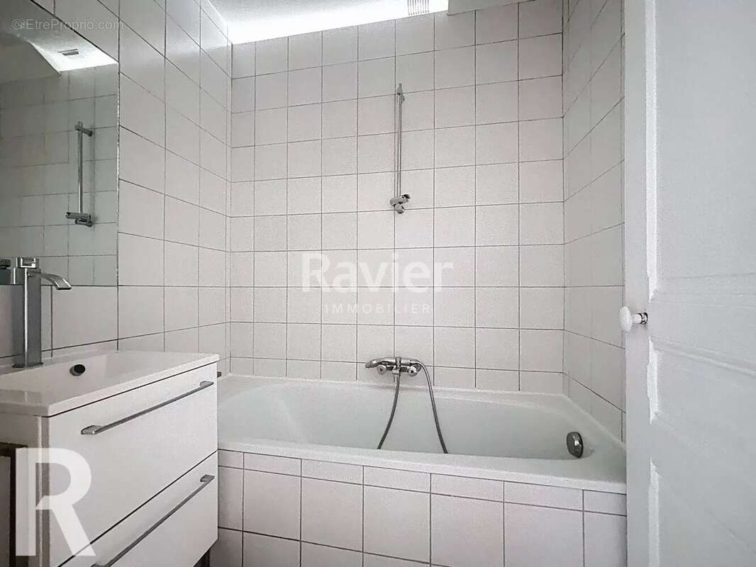 Appartement à PARIS-14E