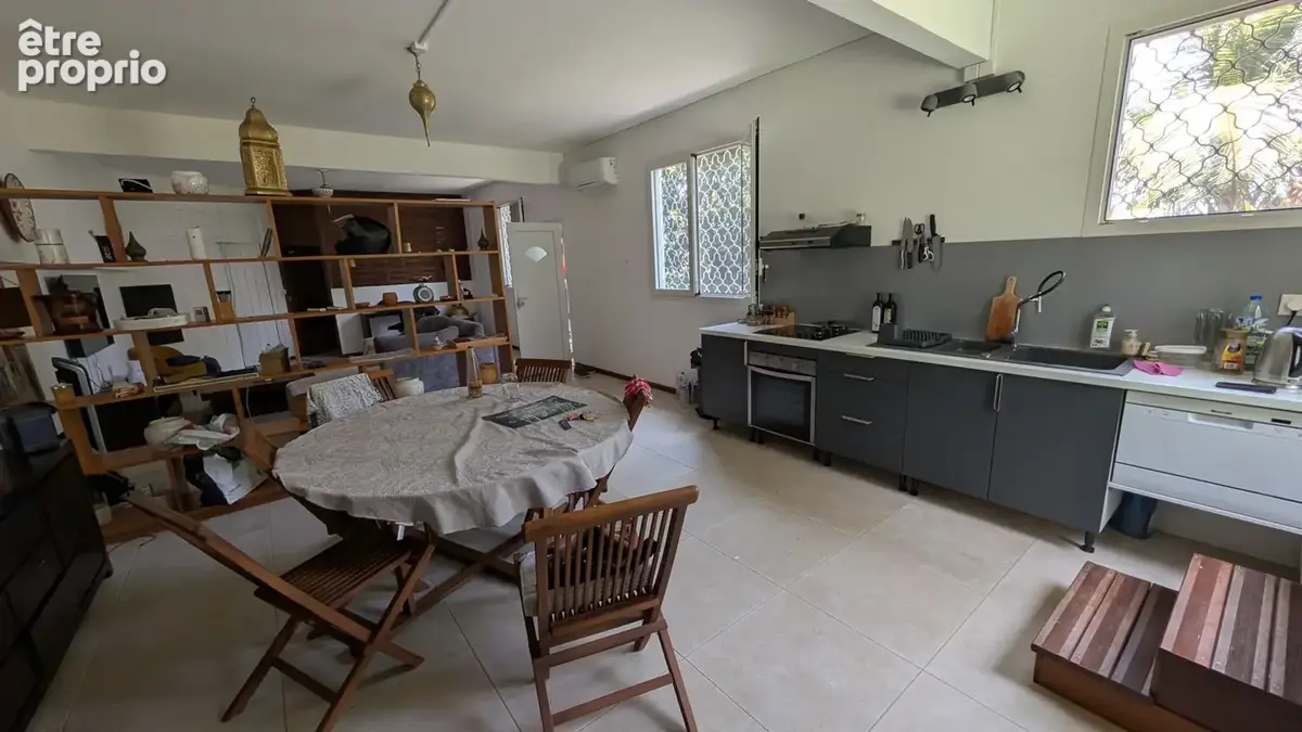Exceptionnel à Cayenne Bourda : Villa d’architecte avec vue mer panoramique et fort rendement locatif - photo 3