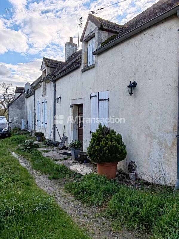 Maison à ARCOMPS